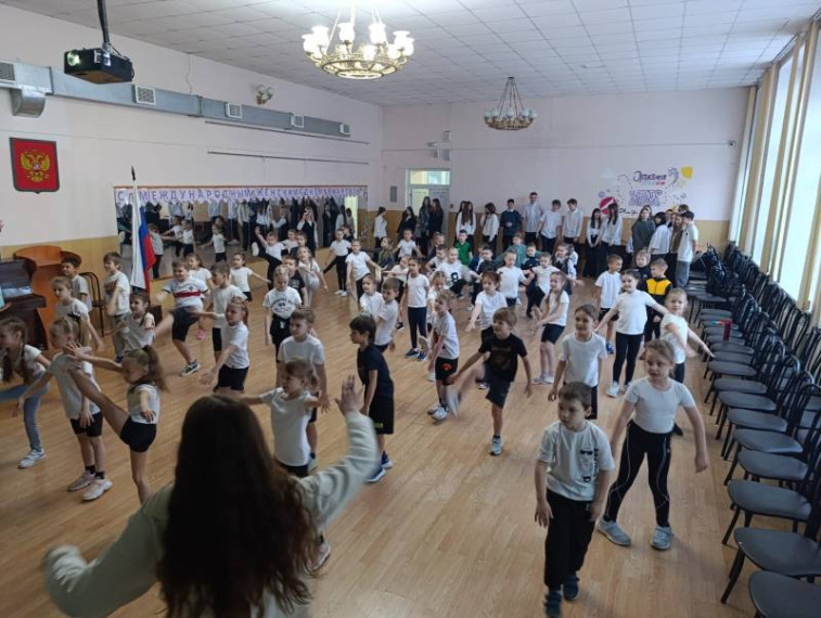 Линейка на тему «Массовый спорт в России».