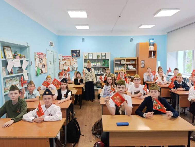 Урок в солдатской пилотке «Детство, растоптанное войной».