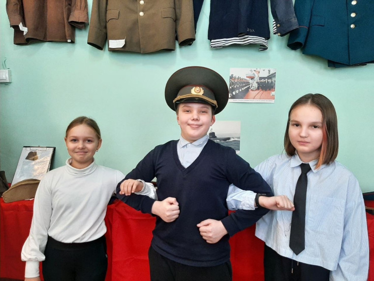 22 февраля учащиеся 4в класса посетили школьный музей.