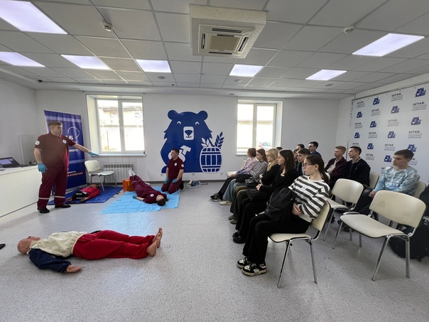 23 апреля учащиеся 10Б класса посетили «Мастер-класс по оказанию медицинской помощи».